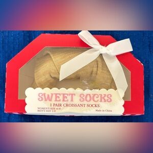NWT sweet socks croissants unisex women Sz 4-10, men 2-8